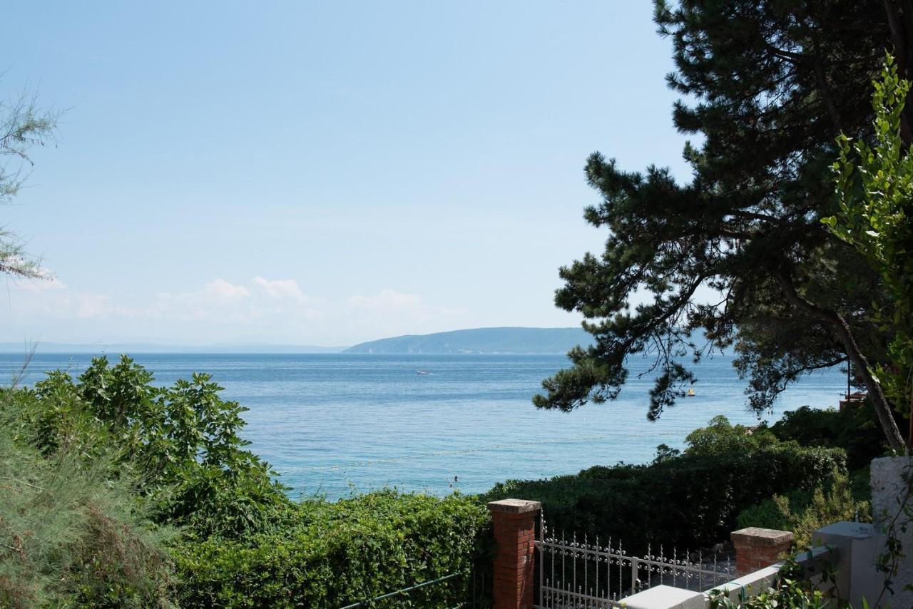 Beachfront Apartment Rosa Del Mar Jardin Mošćenička Draga Extérieur photo