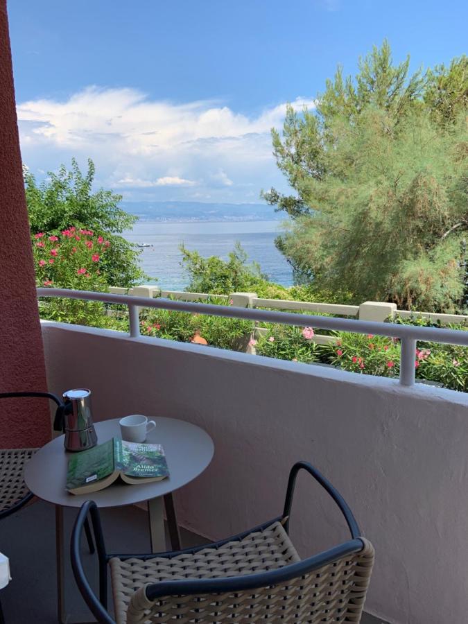 Beachfront Apartment Rosa Del Mar Jardin Mošćenička Draga Extérieur photo
